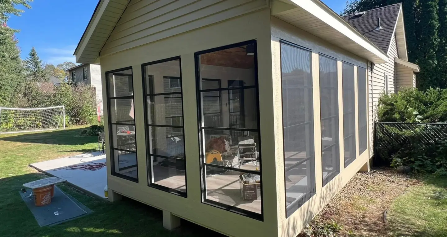Screen porch (1)